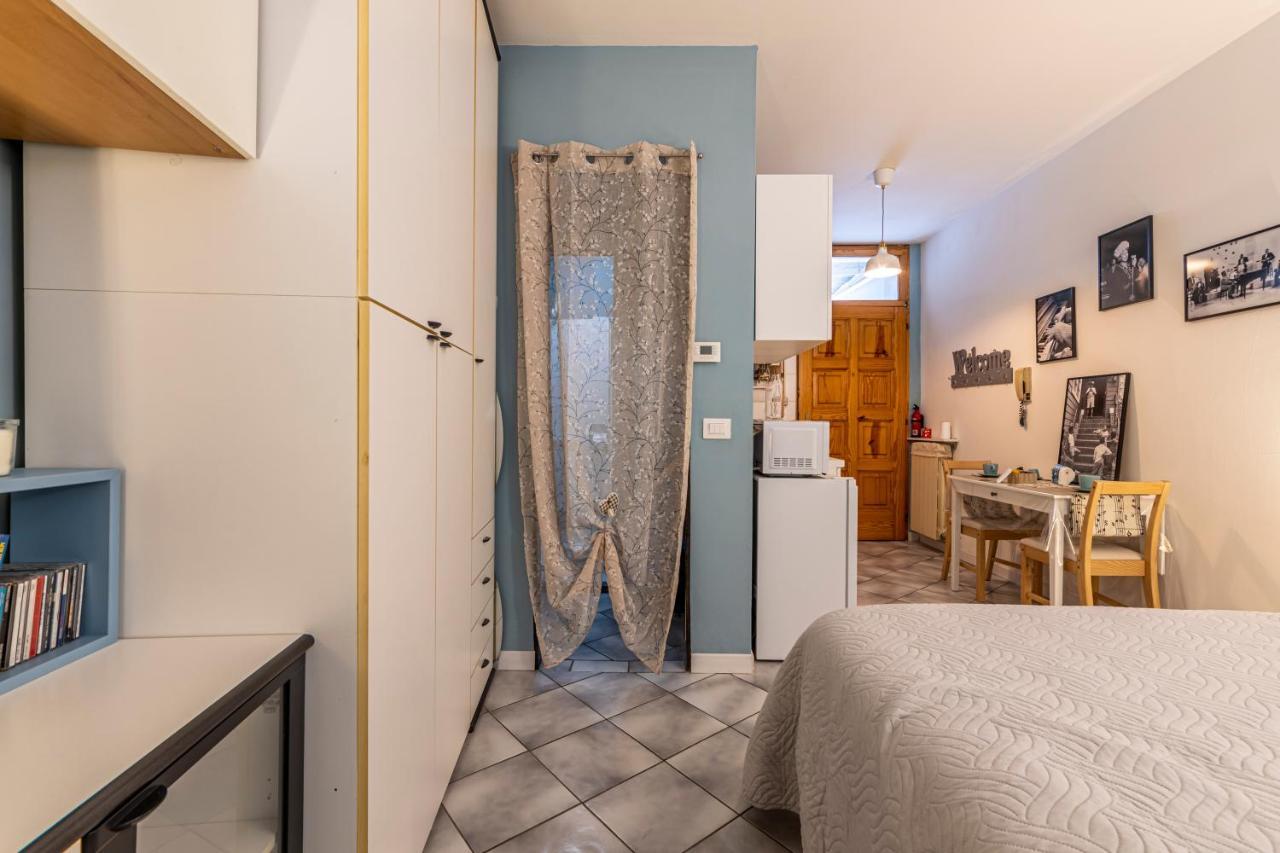 דירות אינטרה Due Minuti Dal Lago Casa Melodia מראה חיצוני תמונה
